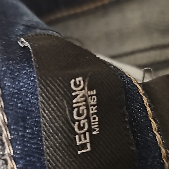 Express Jeans MidRise Distressed Leggings Sz 6R - Picture 4 of 4